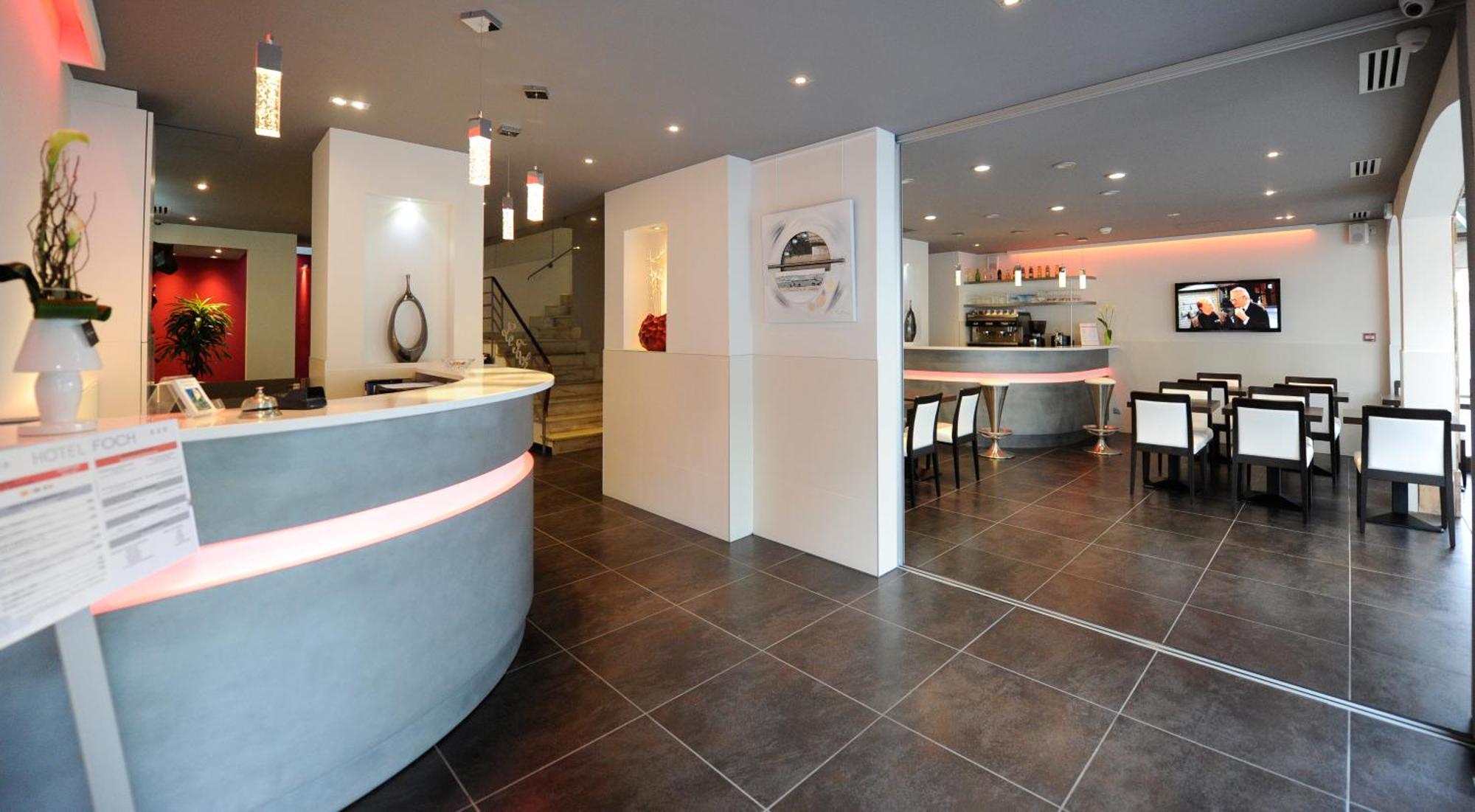Hotel Foch ตาร์บ ภายนอก รูปภาพ