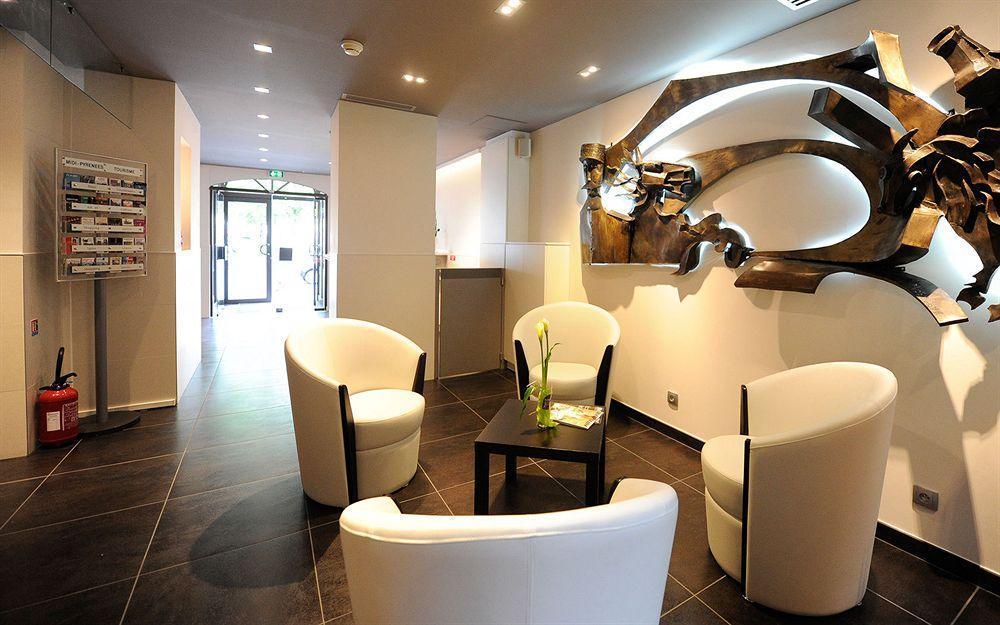 Hotel Foch ตาร์บ ภายนอก รูปภาพ