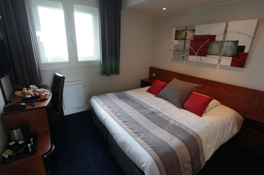Hotel Foch ตาร์บ ภายนอก รูปภาพ