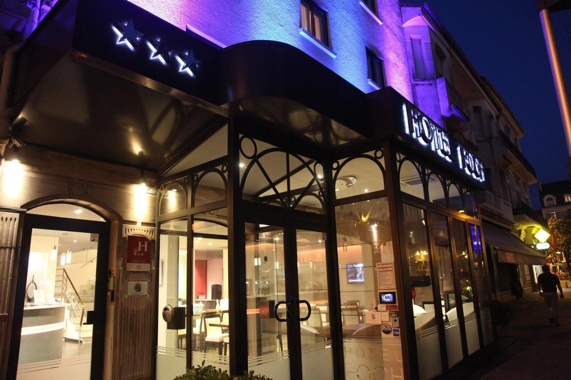 Hotel Foch ตาร์บ ภายนอก รูปภาพ