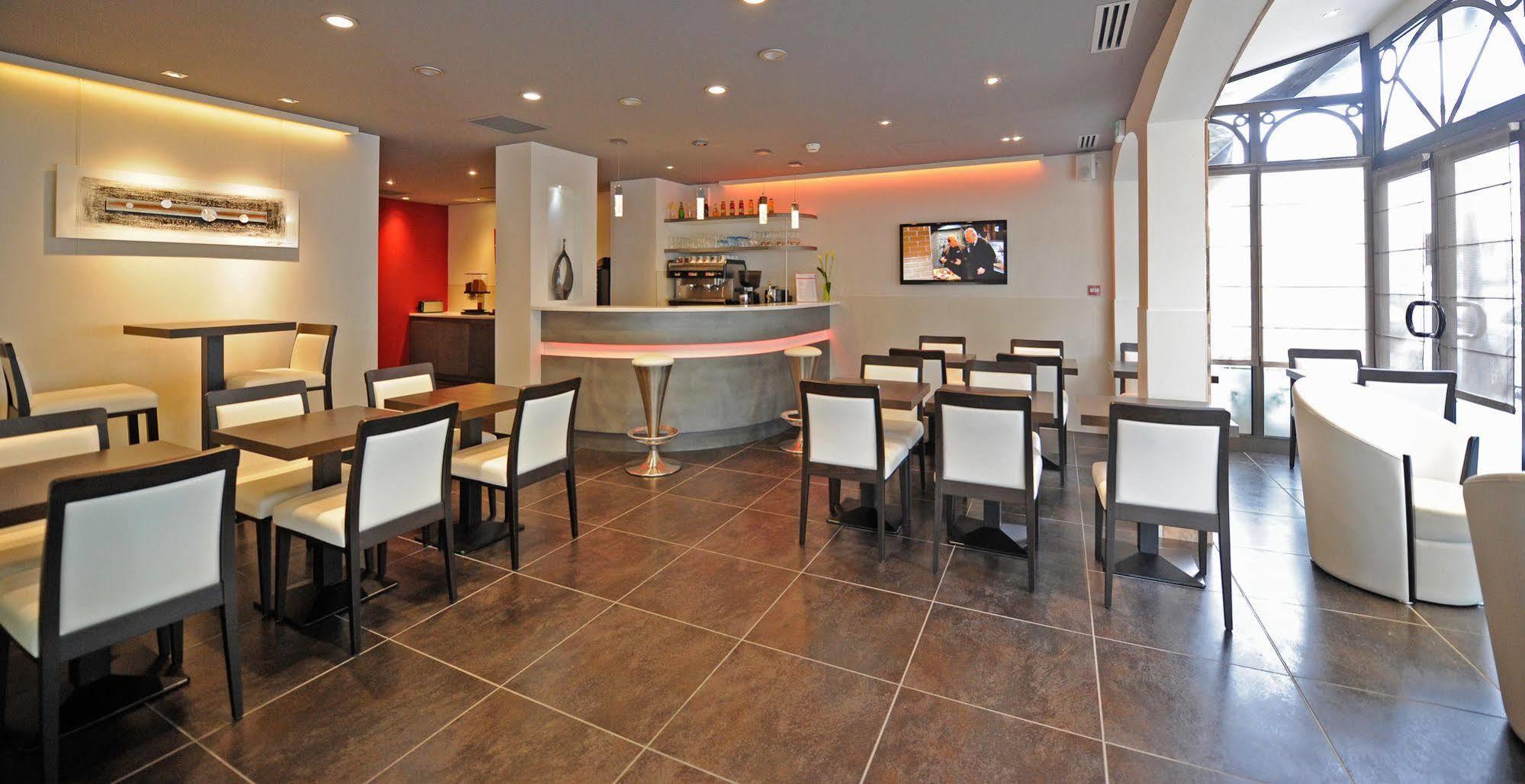 Hotel Foch ตาร์บ ภายนอก รูปภาพ
