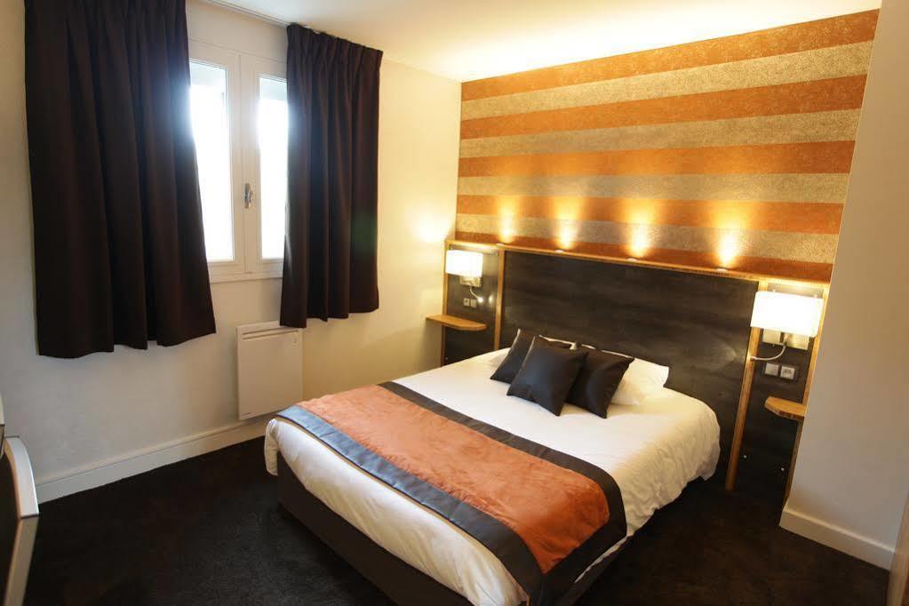 Hotel Foch ตาร์บ ภายนอก รูปภาพ